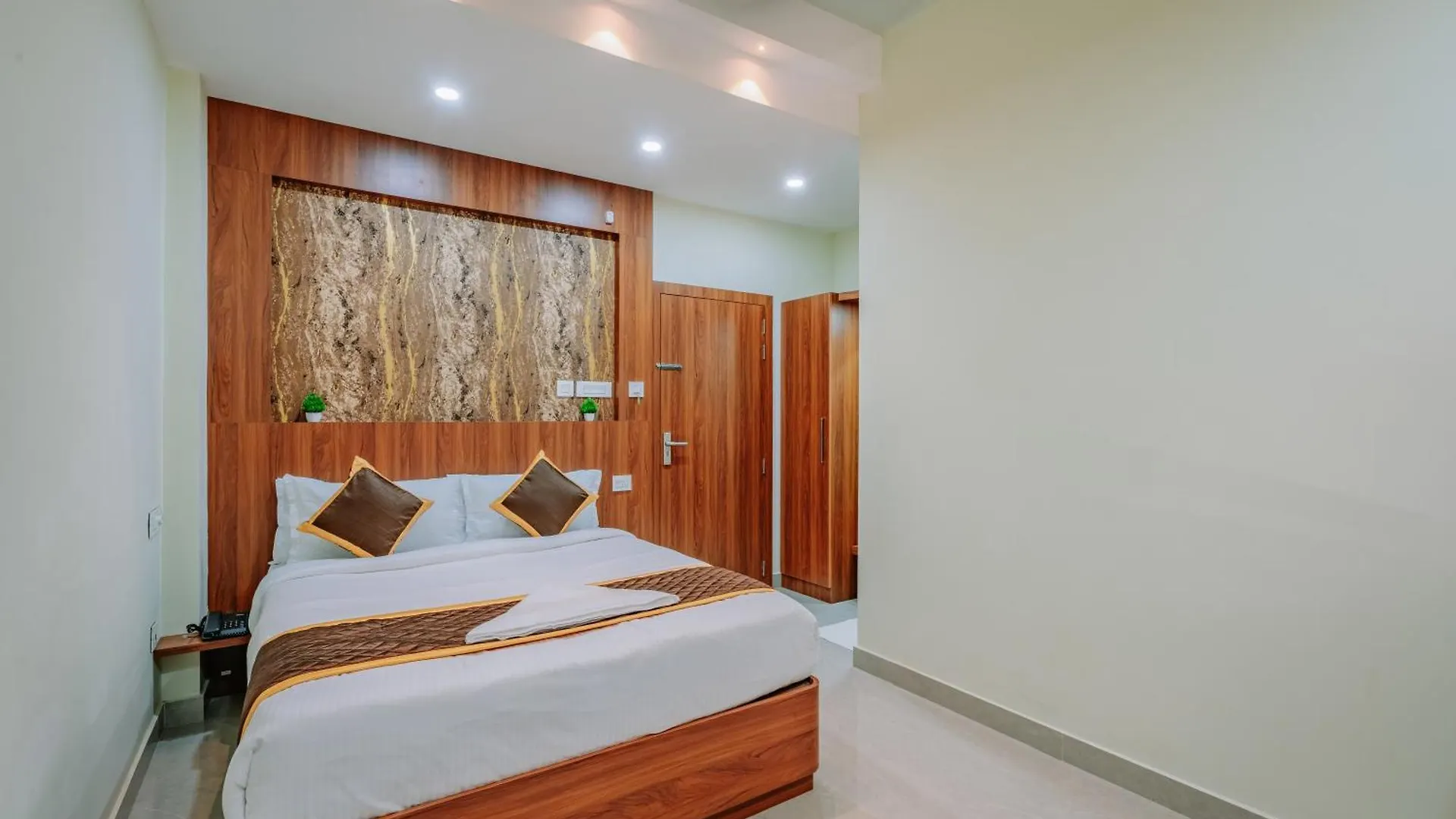 Kochi Daan Inn Kakkanad, Cochin 3*,  הודו