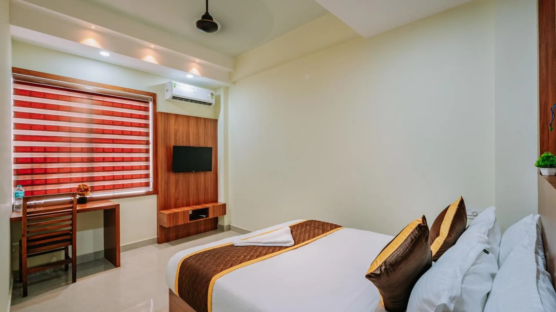 Kochi Daan Inn Kakkanad, Cochin מלון