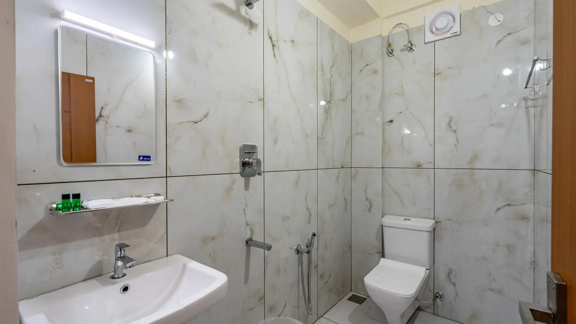 מלון Kochi Daan Inn Kakkanad, Cochin