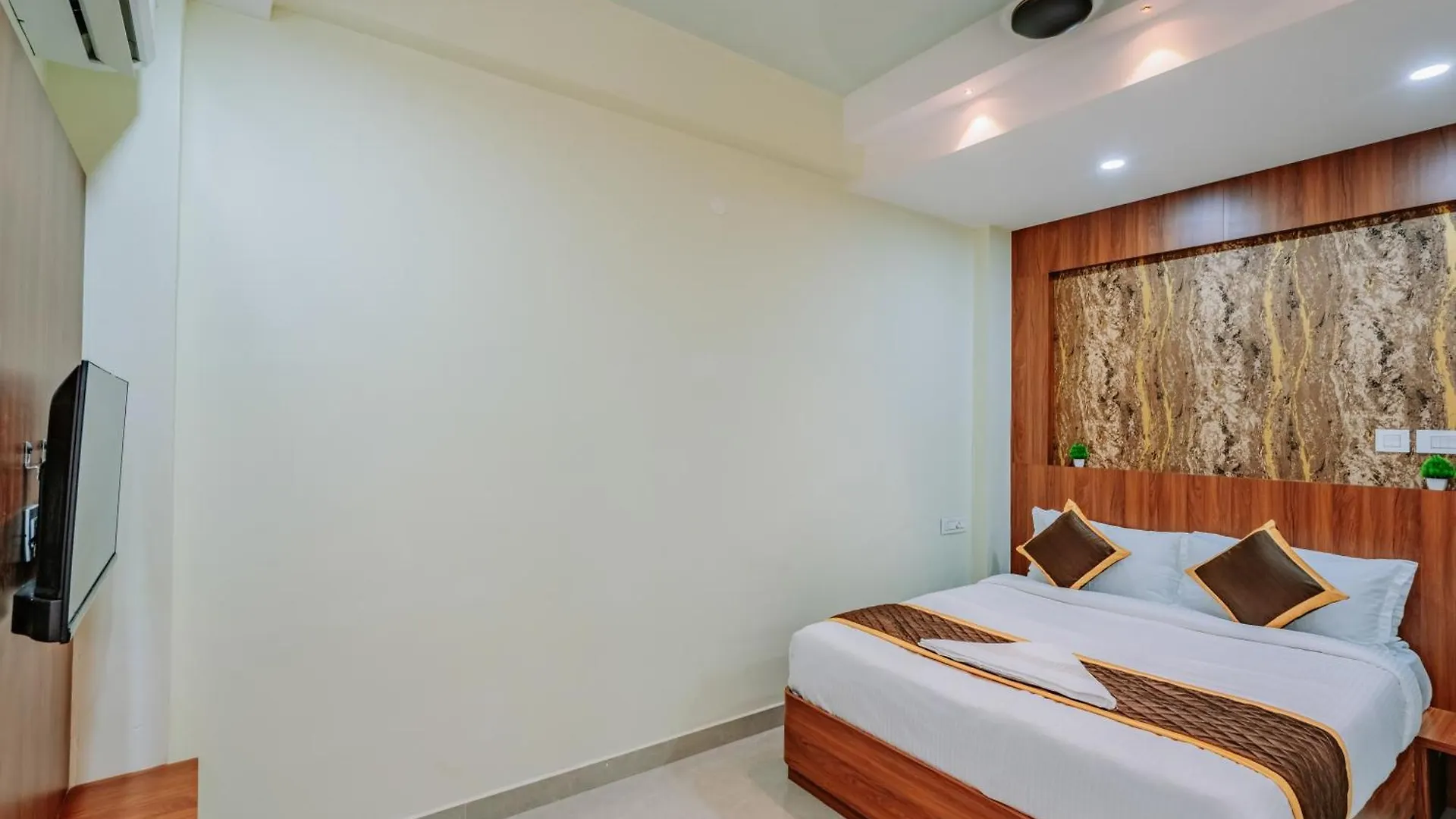 Kochi Daan Inn Kakkanad, Cochin
